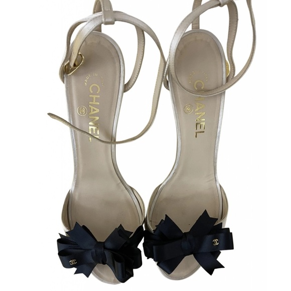 Chanel Satin Sandal CC bows - Picture 2 of 4